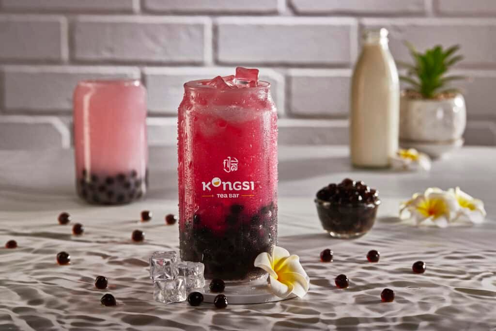 Thai pink bubble tea